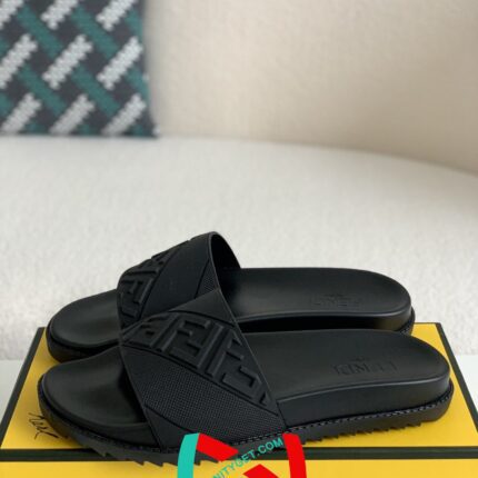 Fendi slippers