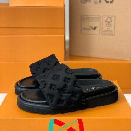 LOUIS VUITTON  WOMEN'S SLIPPERS