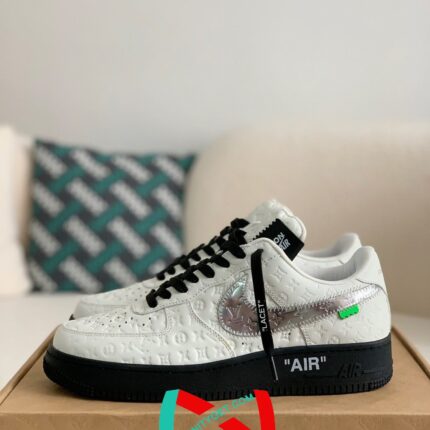 LOUIS VUITTON × NIKE AIR FORCE 1 SNEAKER