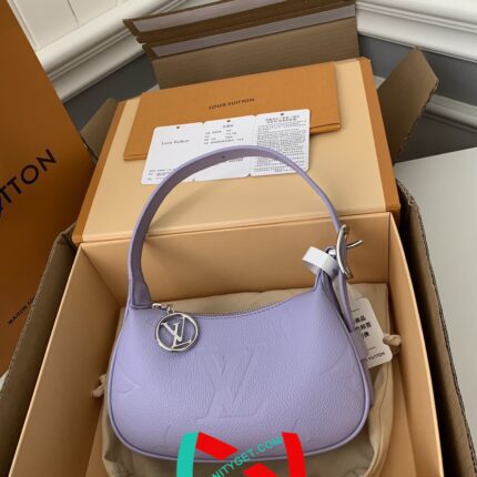 Louis Vuitton 23 New MINI MOON Handbag M82426. Top Quality Size: 20.5 * 11 * 5cm