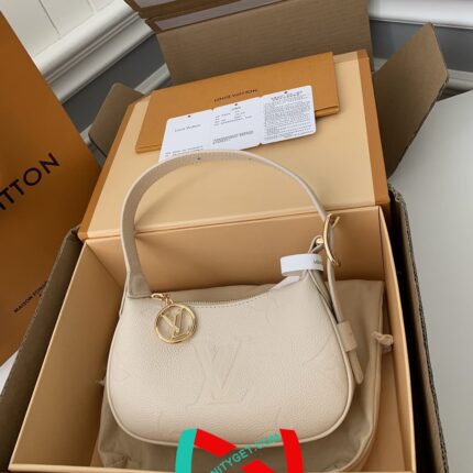 Louis Vuitton 23 New MINI MOON Handbag M82519. Top Quality Size: 20.5 * 11 * 5cm