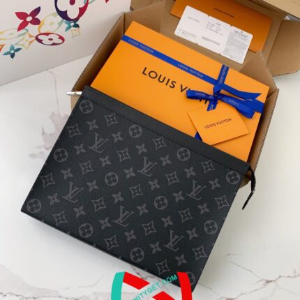 Louis Vuitton Men-s POCHETTE VOYAGE Black Flower Handbag M61692. 27 * 21 * 6cm