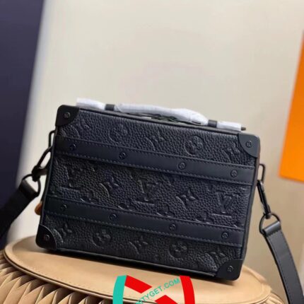 LOUIS VUITTON Petite Malle