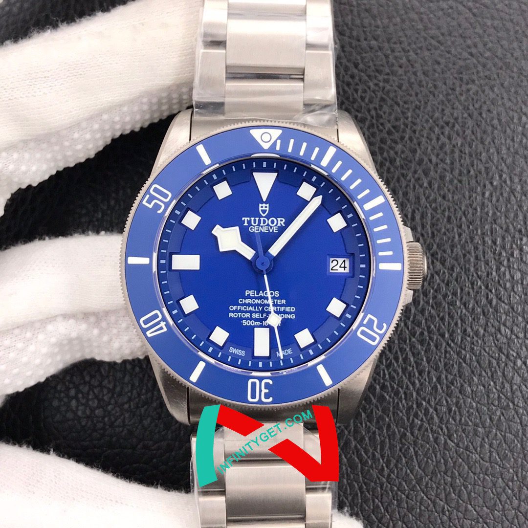 TUDOR Blue Pilot model